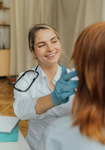 Doctor administeringreproductive healthcare